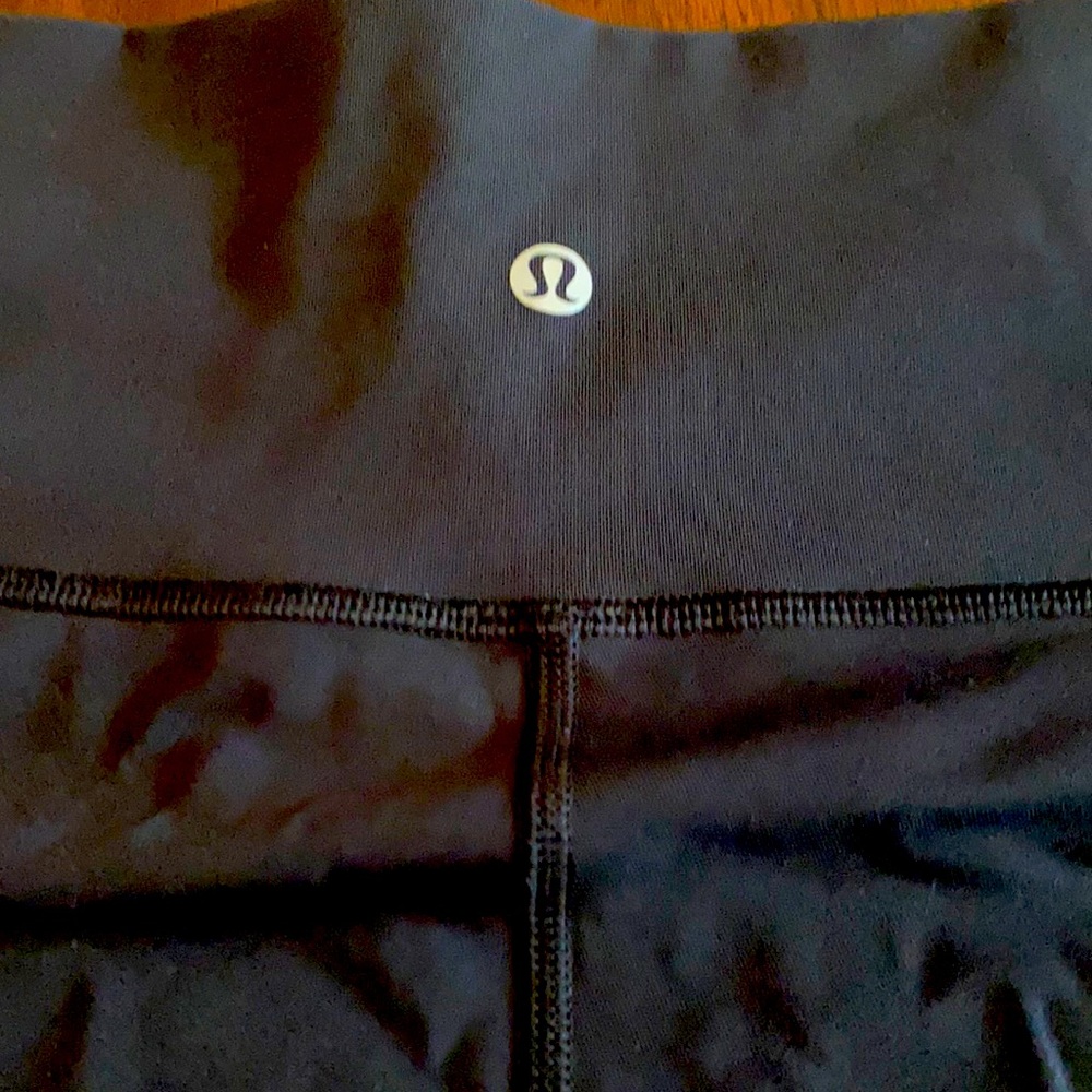 Lululemon black cropped leggings